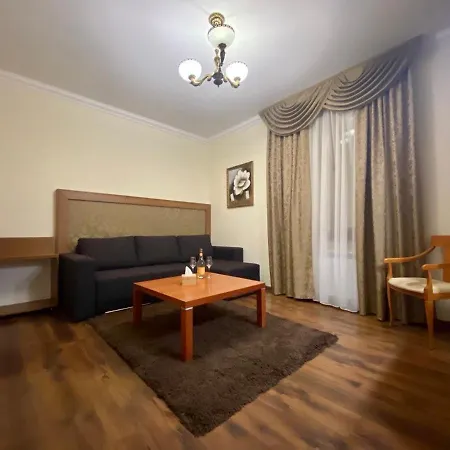 Boomerang Business Hotel 3*